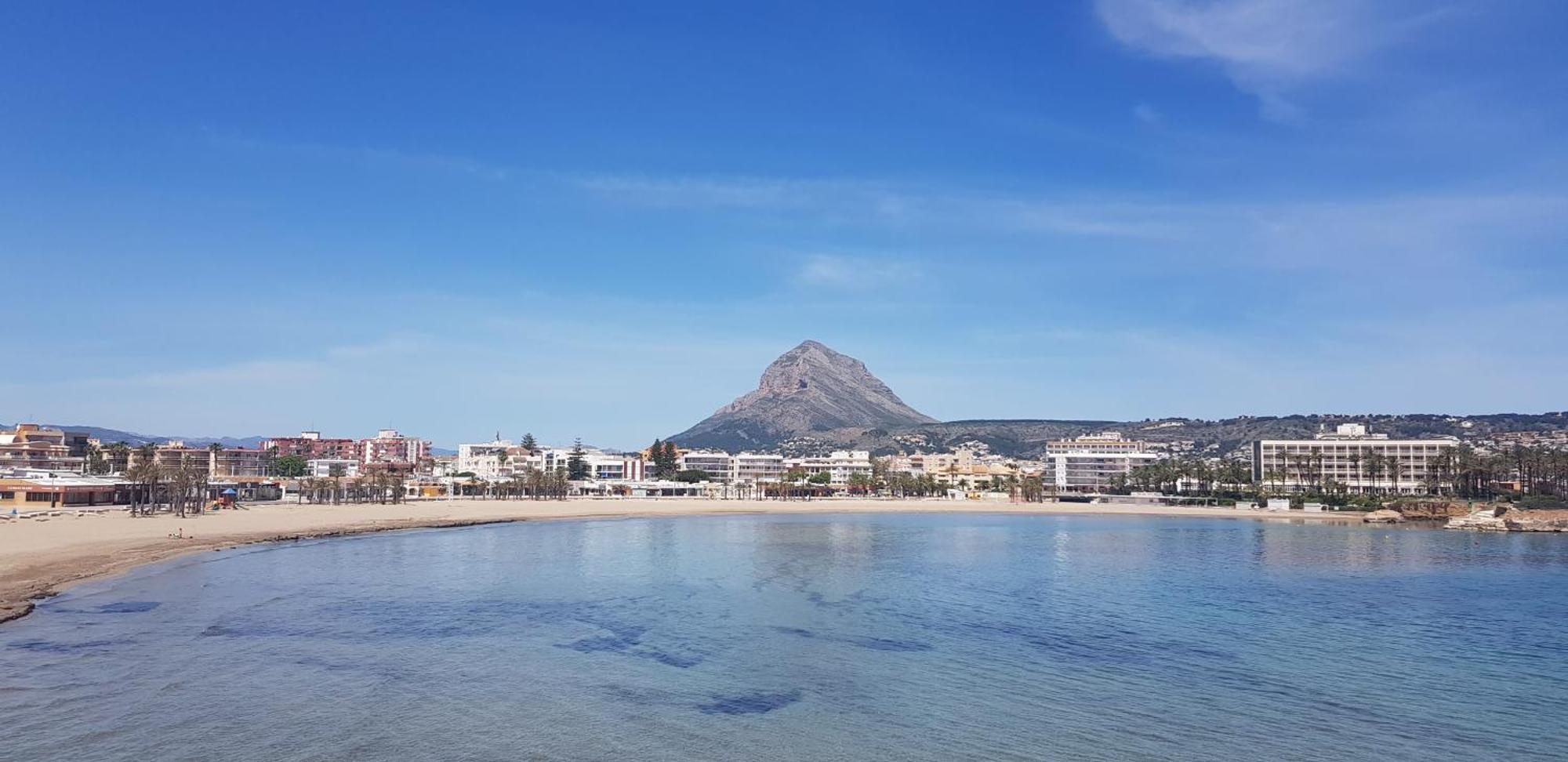 La Isla Y El Mar Platja de Larenal